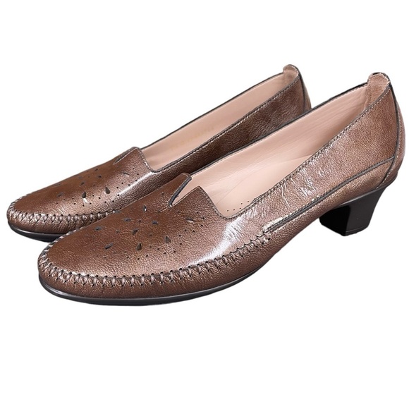 SAS Sonyo Portobello Taupe Laser Cut Slip On Heels Size 7.5 Narrow - Picture 2 of 14